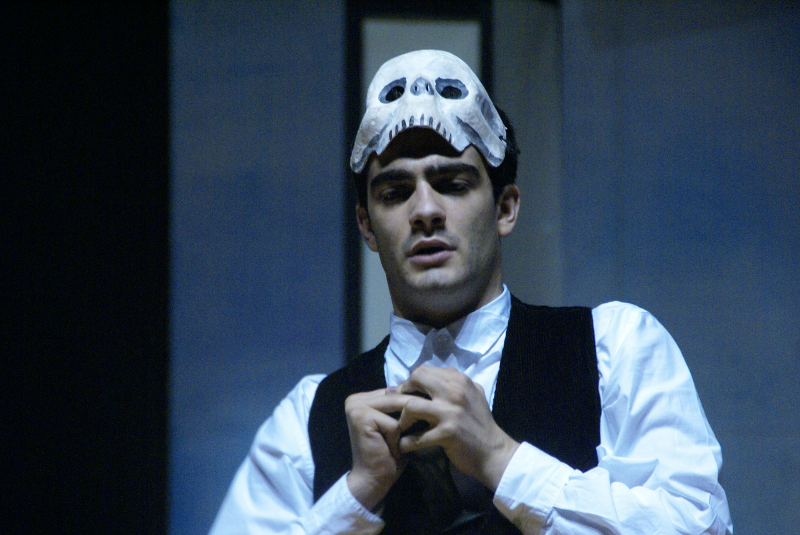 Hamlet, interpretado por Guilherme Gomes (Fotografia de Luís Santos)